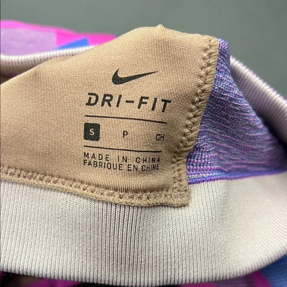 Colorful NIKE COLOR BLOCK Geometric Sports Bra - Picture 2 of 3